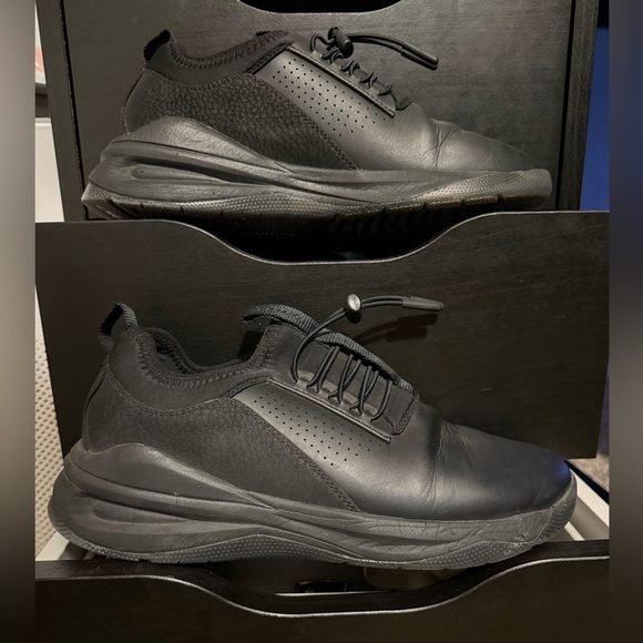 Black Clove Nursing Shoes - Picture 2 of 4